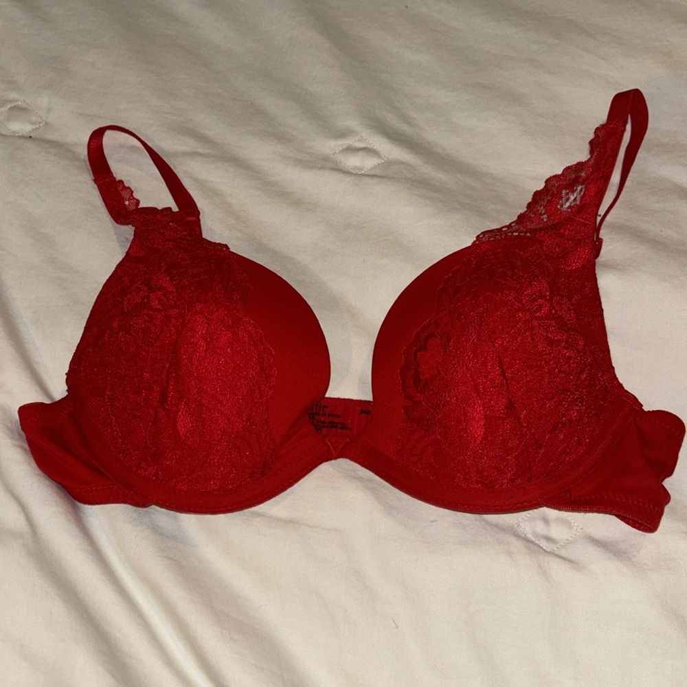 Gorgeous Vassarette Red Lace Bra
